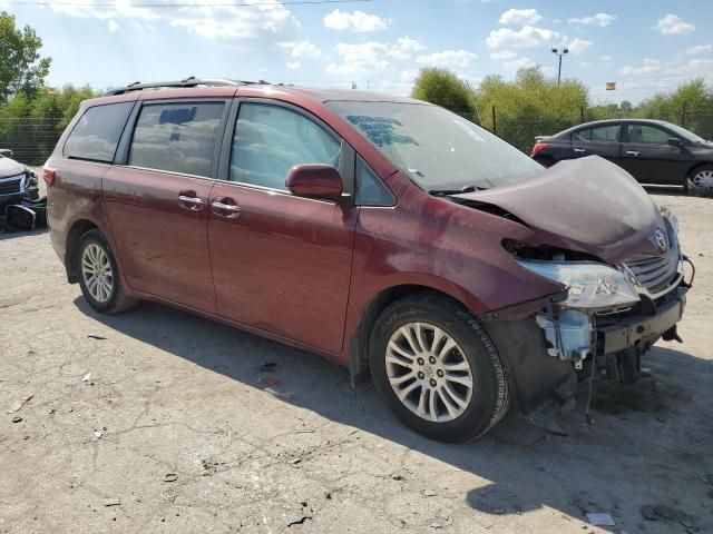 2016 Toyota Sienna XLE