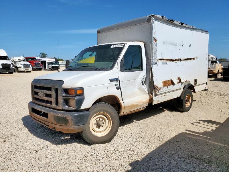 2014 Ford Econoline E350 Super Duty Cutaway Van