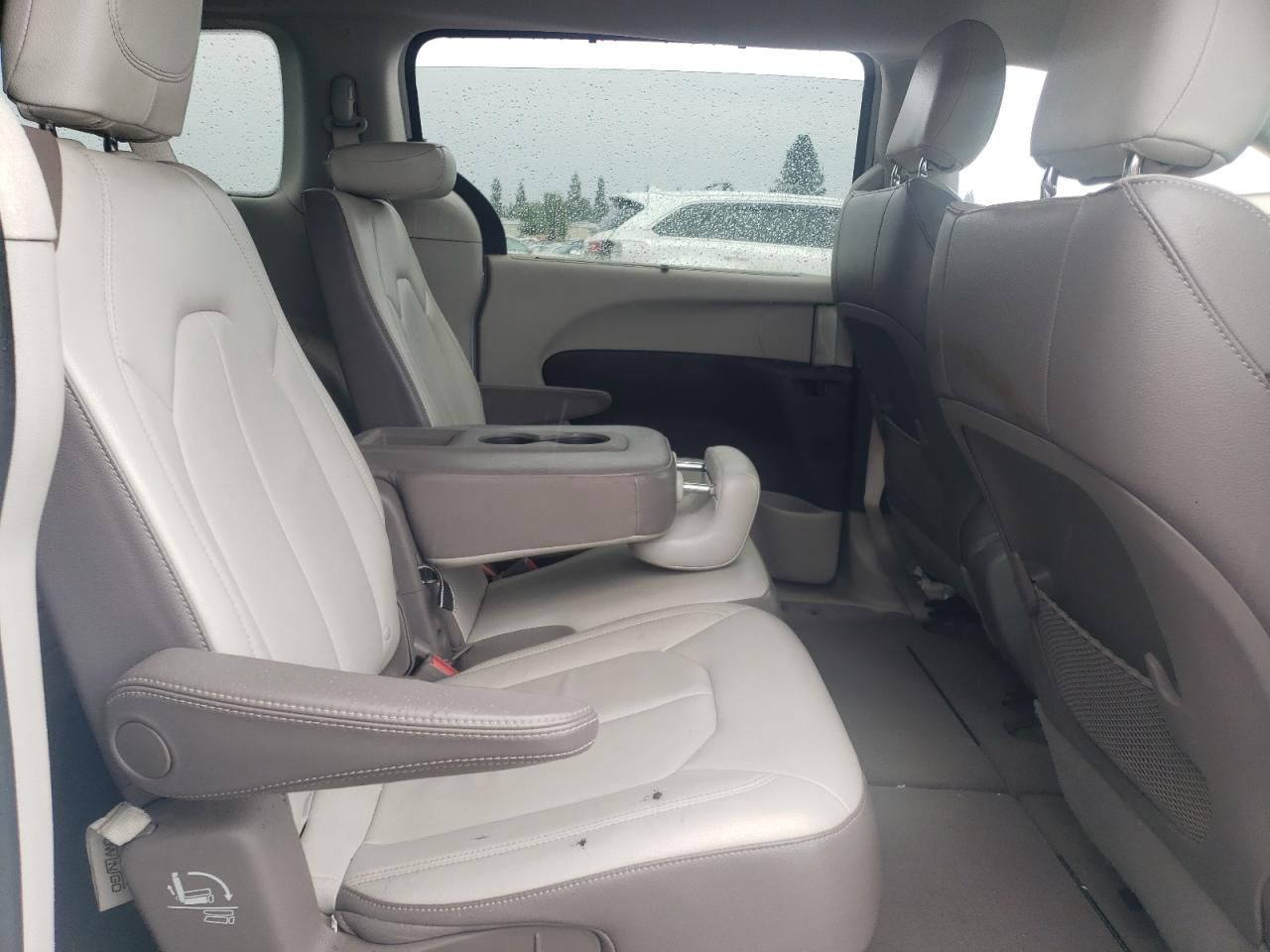 2017 Chrysler Pacifica Touring l