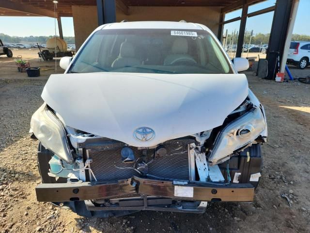 2012 Toyota Sienna LE