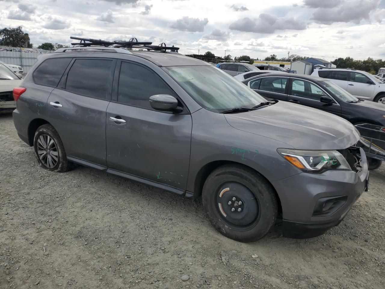 2019 Nissan Pathfinder s