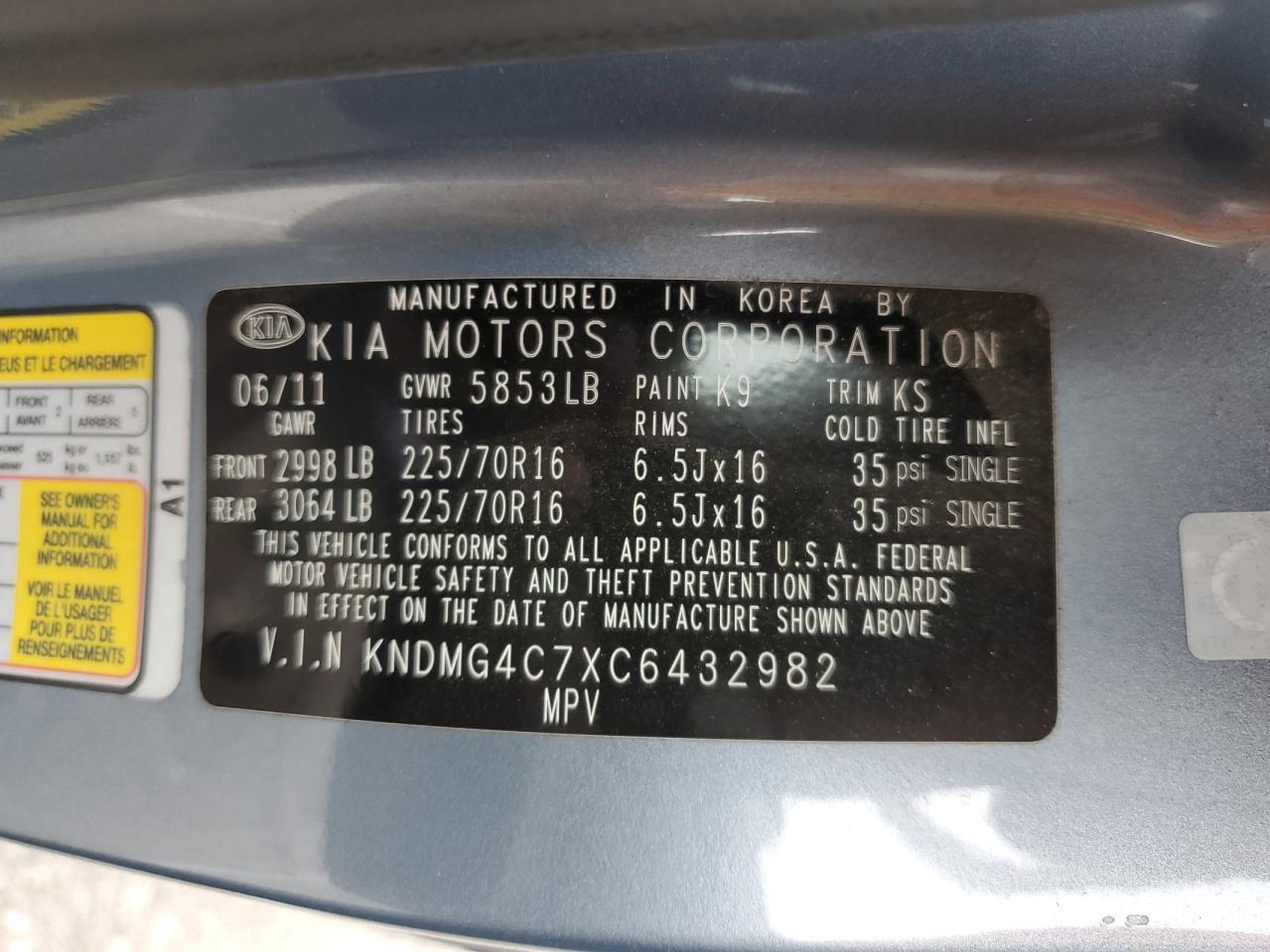 2012 KIA Sedona lx