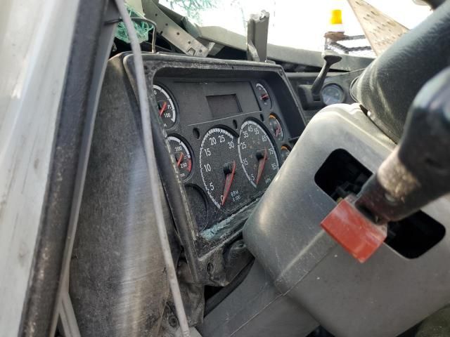 2020 Freightliner Columbia Semi Truck