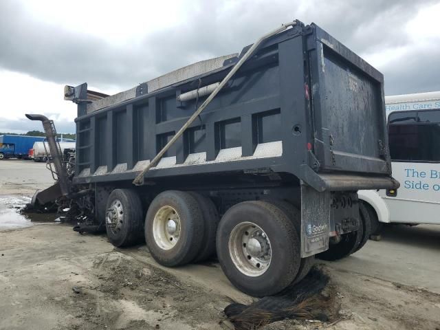 2025 Peterbilt Tractor 2025 Peterbilt 567 Dump Truck