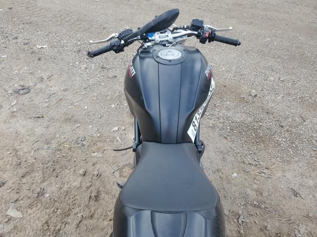 2011 Ducati Monster 696