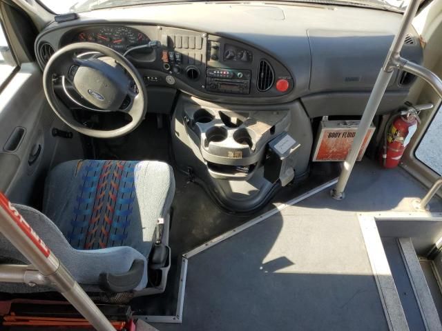 2008 Ford Econoline E450 Super Duty Cutaway Van