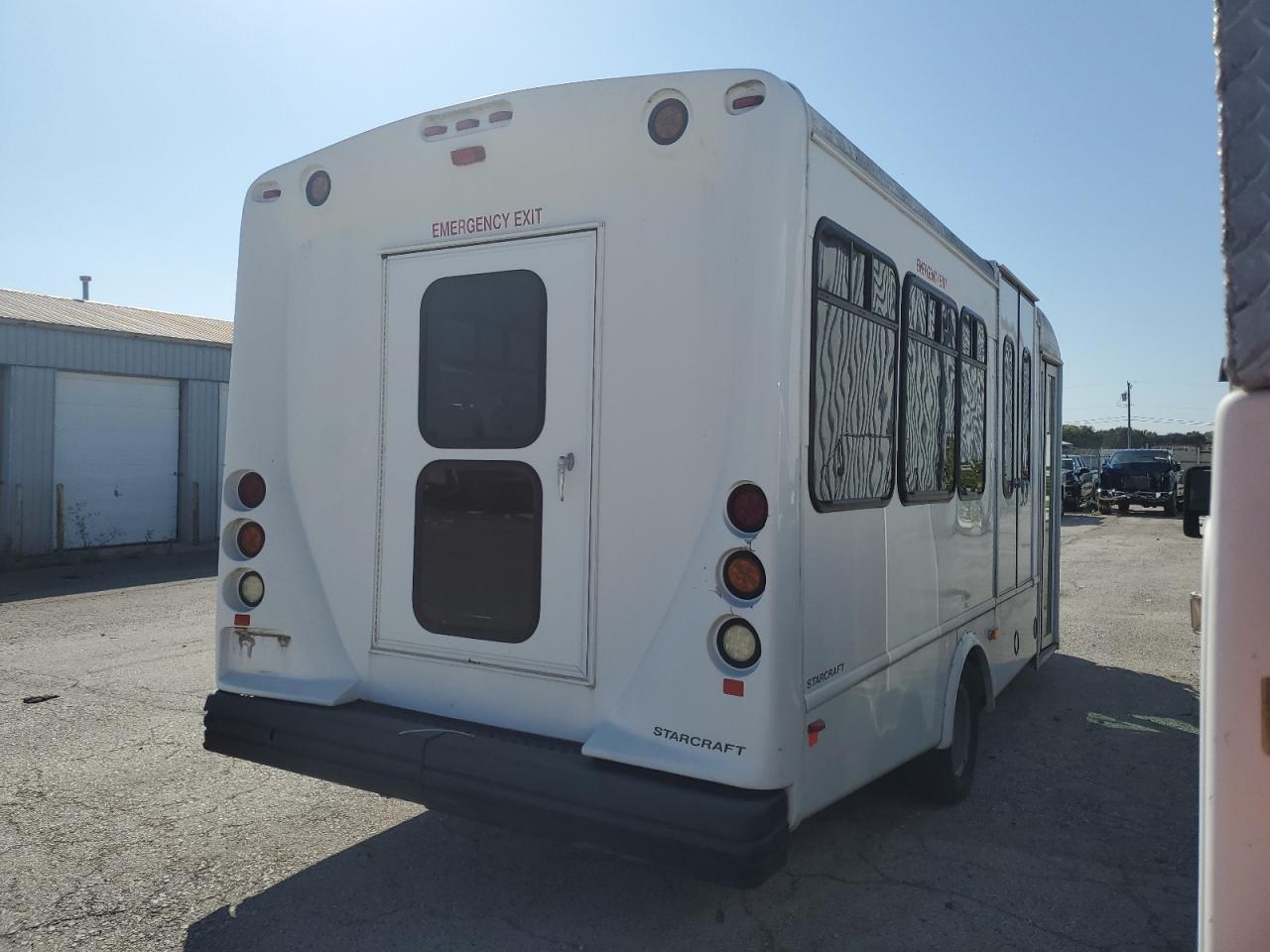 2016 Ford Econoline E450 Super Duty Cutaway Van