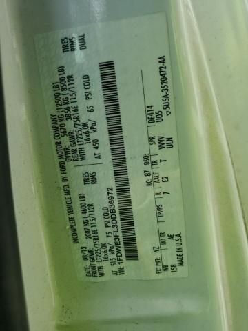 2013 Ford Econoline E350 Super Duty Cutaway Van