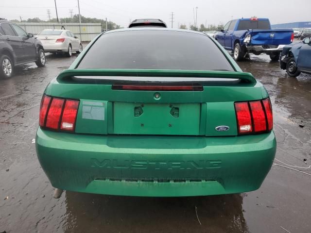 2000 Ford Mustang
