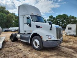 Salvage cars for sale from Copart Shreveport, LA: 2016 Peterbilt Tractor 2016 Peterbilt 579 Semi Truck
