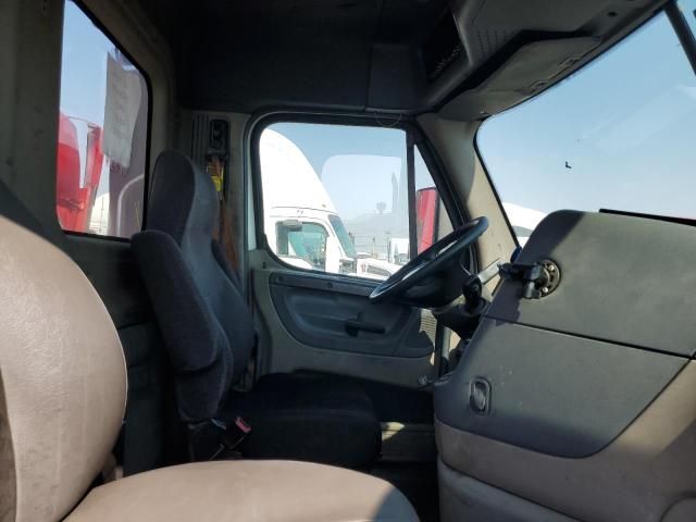 2016 Freightliner Cascadia 113 Semi Truck