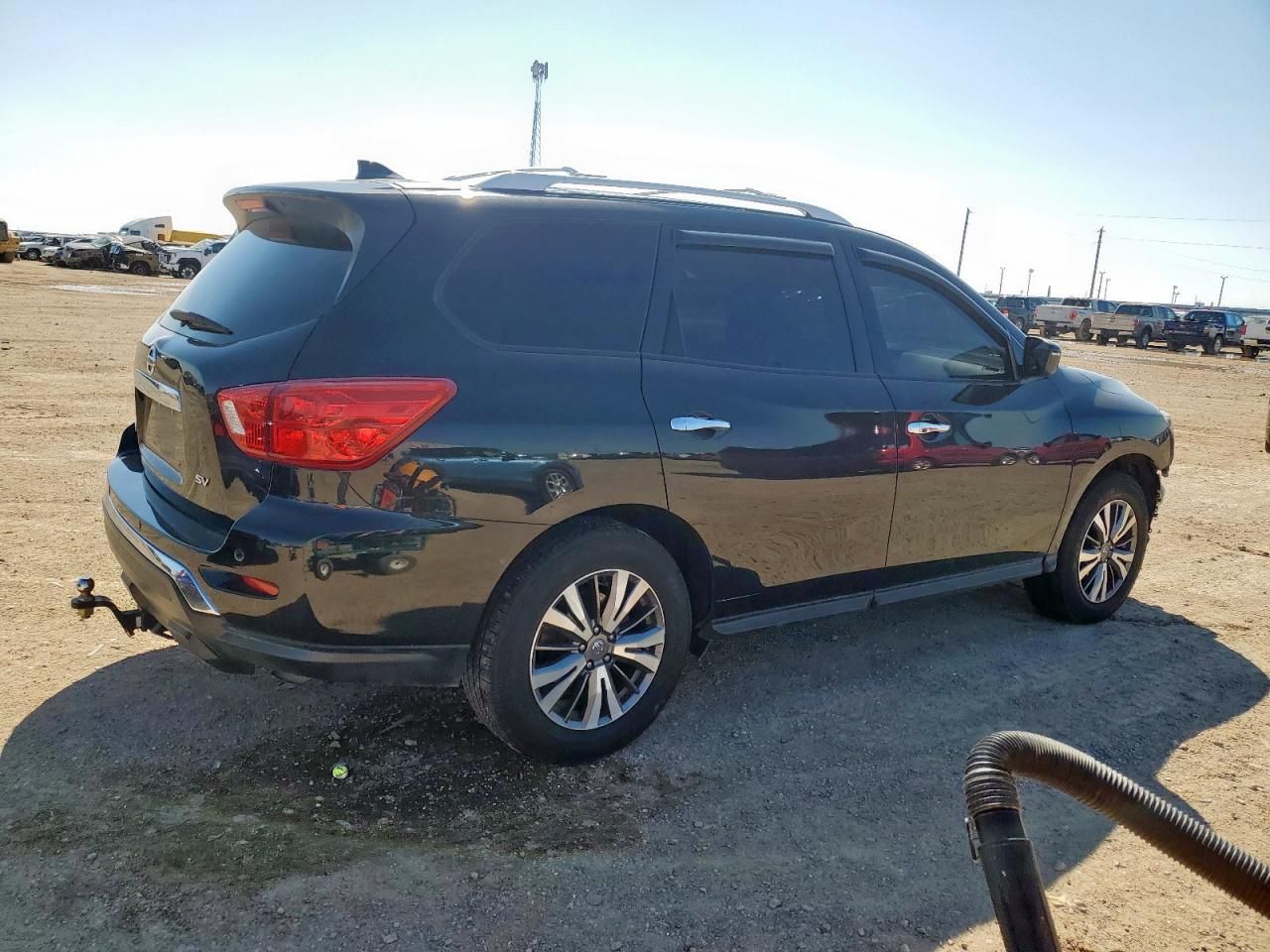 2020 Nissan Pathfinder sv