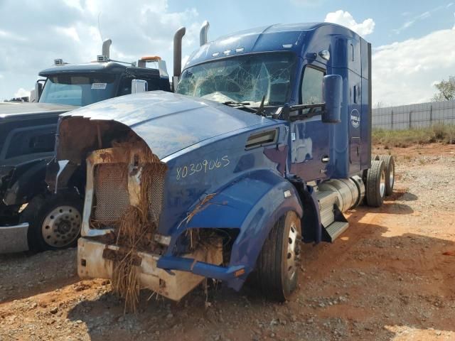 2023 Kenworth T880 Semi Truck
