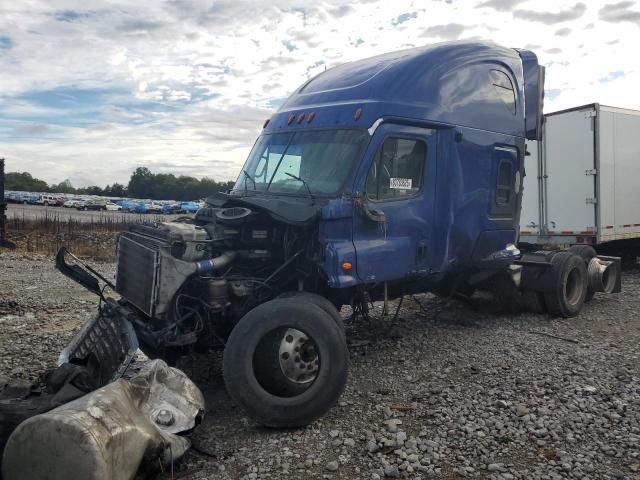 2012 Freightliner Cascadia 125 Semi Truck