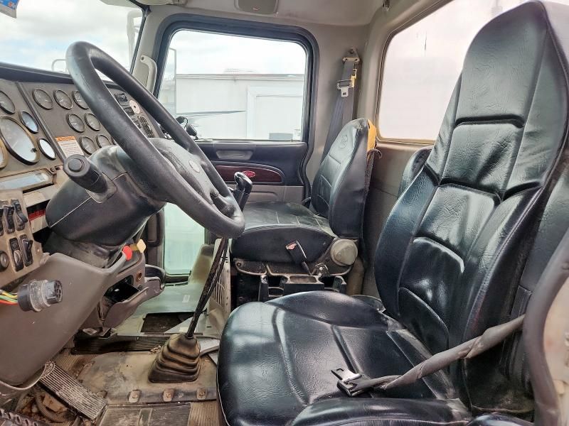 2012 Peterbilt Tractor 2012 Peterbilt 367 Semi Truck