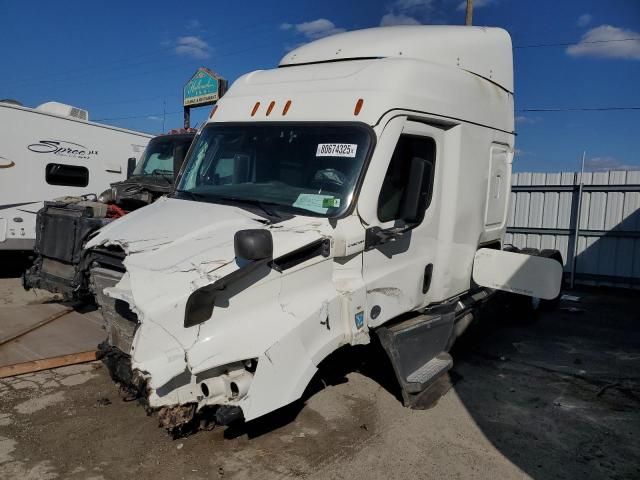 2022 Freightliner Cascadia 116 Semi Truck