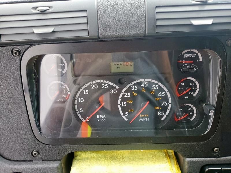 2016 Freightliner Cascadia 125 Semi Truck