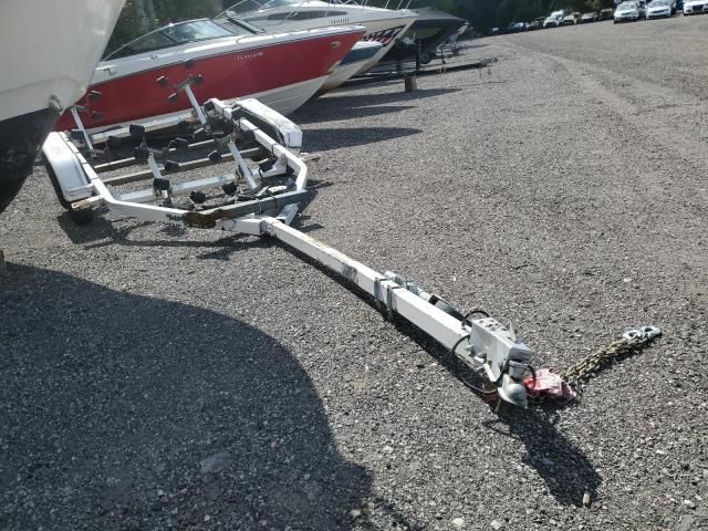 1999 Yacht Club 1613B
