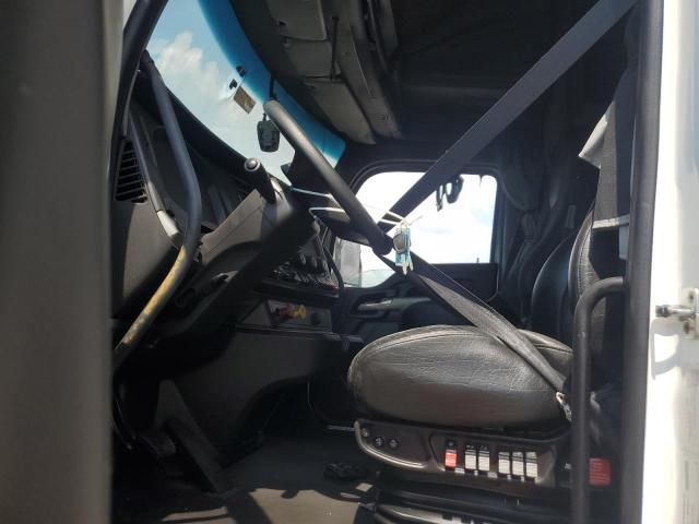 2022 Kenworth T680 Semi Truck