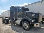 2013 Kenworth T800 Semi Truck
