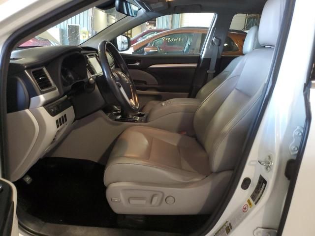 2017 Toyota Highlander SE