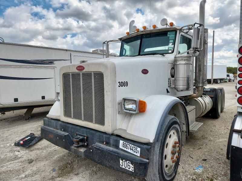 2012 Peterbilt Tractor 2012 Peterbilt 367 Semi Truck