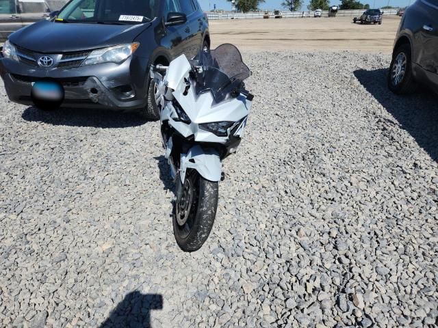 2025 Kawasaki EX500