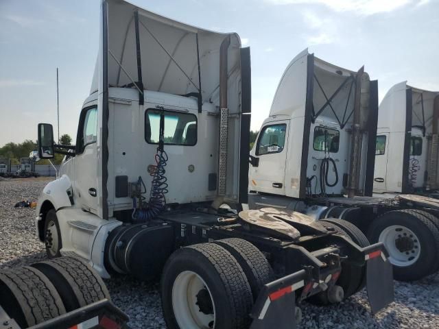 2014 Kenworth T680 Semi Truck