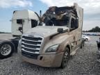 2019 Freightliner Cascadia 126 Semi Truck
