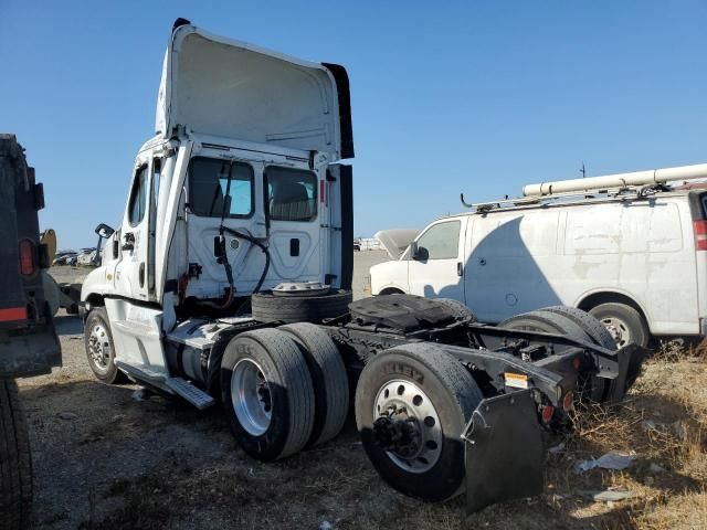 2015 Freightliner Cascadia 125 Semi Truck