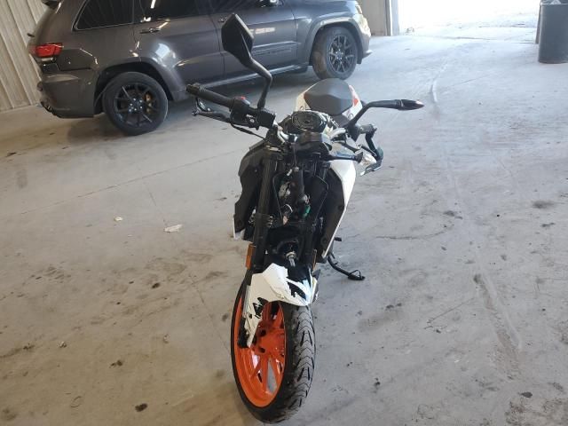 2022 KTM 200 Duke