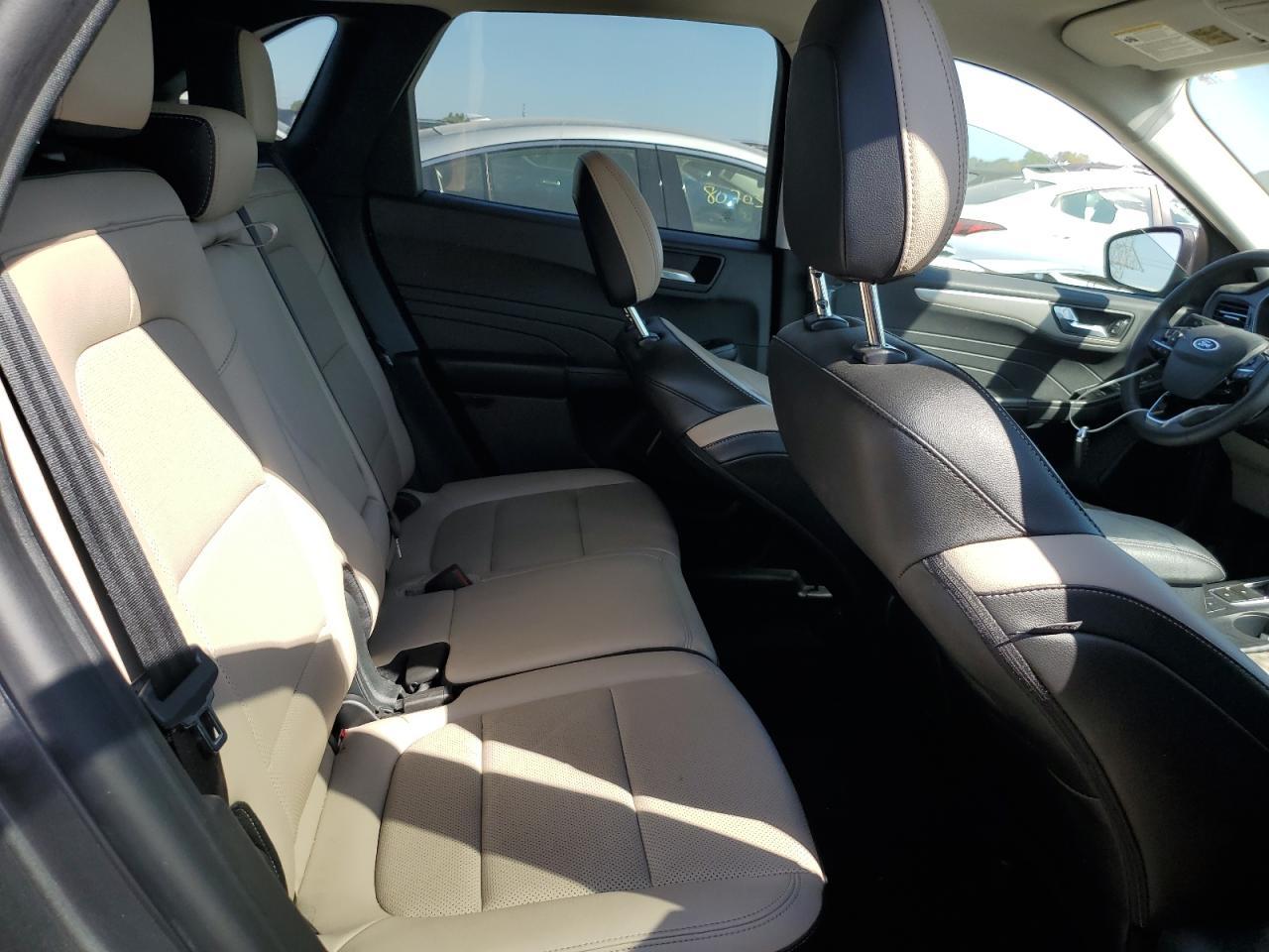 2022 Ford Escape sel