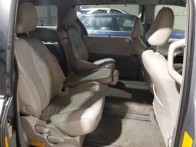 2013 Toyota Sienna XLE