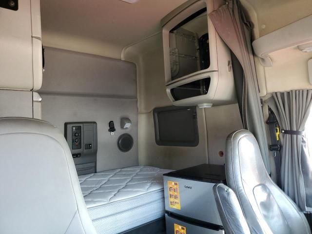 2019 Volvo VNL Semi Truck