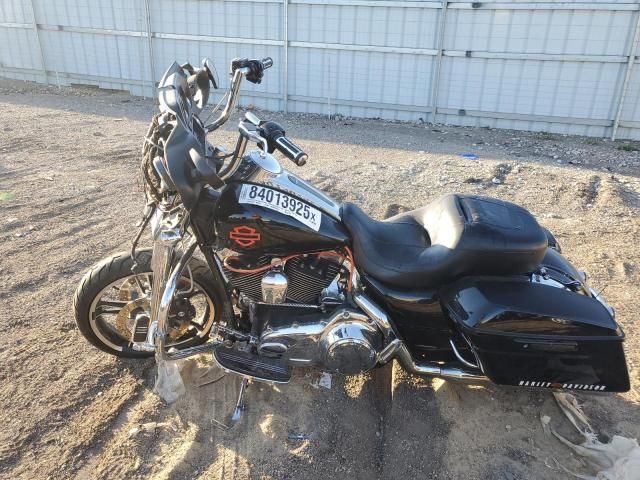 2011 Harley-Davidson Flhx