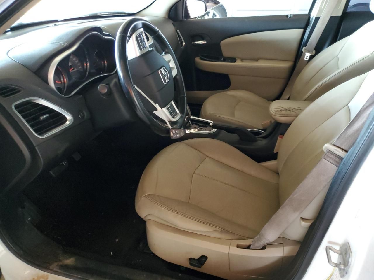 2011 Dodge Avenger lux