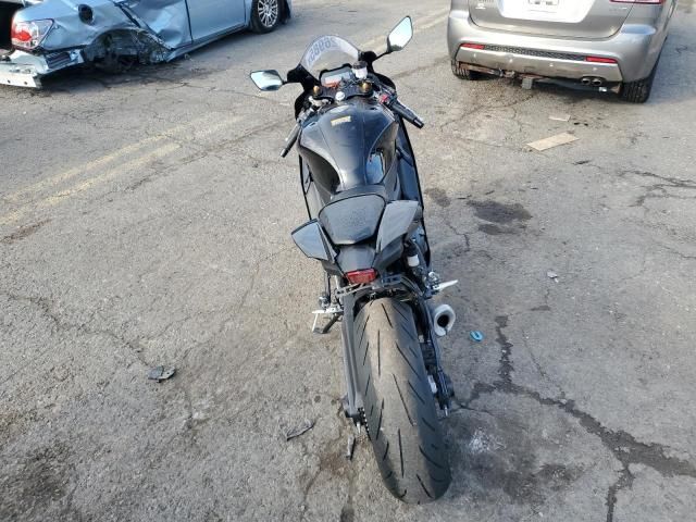 2025 Yamaha YZFR7