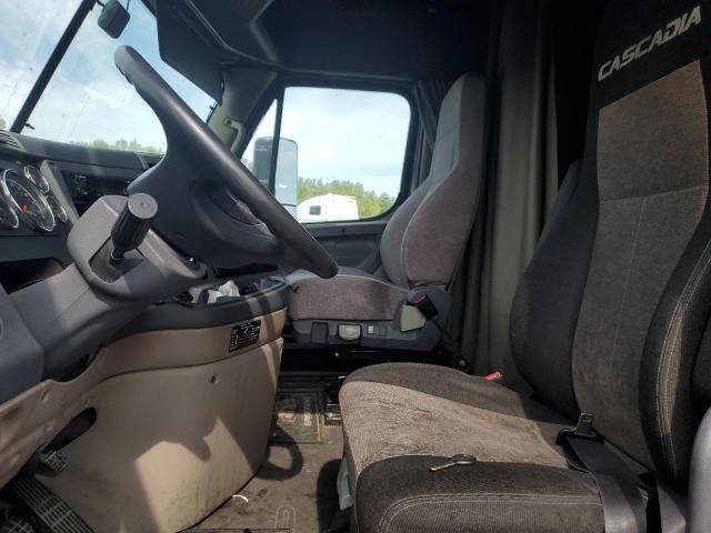 2015 Freightliner Cascadia Semi Truck