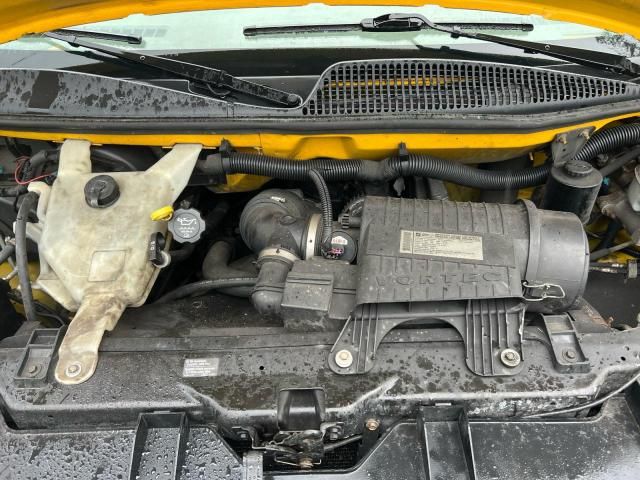 2010 GMC Savana Cutaway G3500