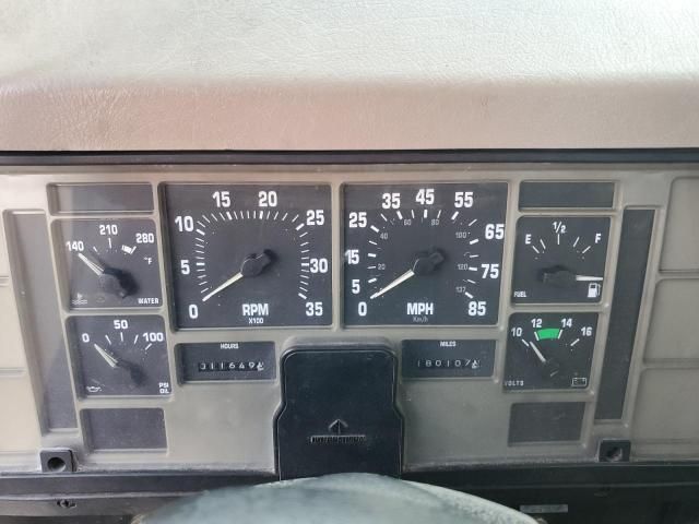 2001 International 4700 Flatbed Truck