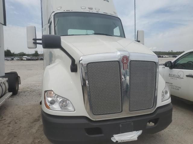 2017 Kenworth T680 Semi Truck