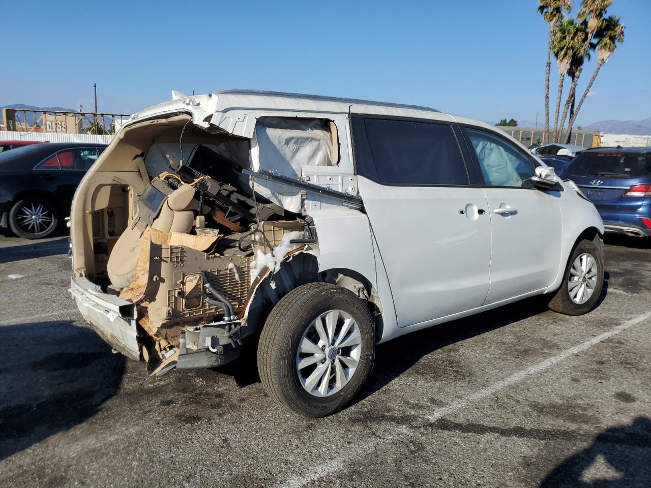 2016 KIA Sedona lx