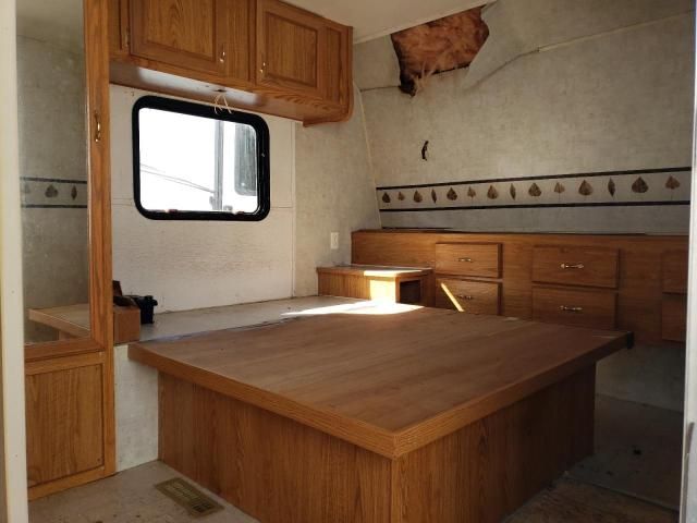 2005 Fleetwood Pioneer