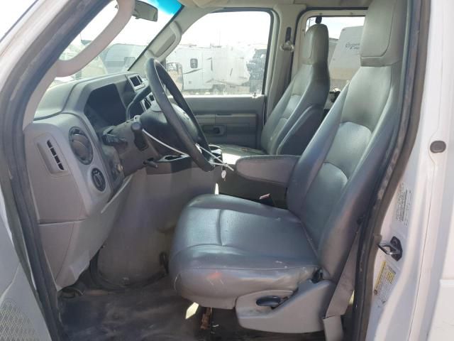 2014 Ford Econoline E350 Super Duty Wagon