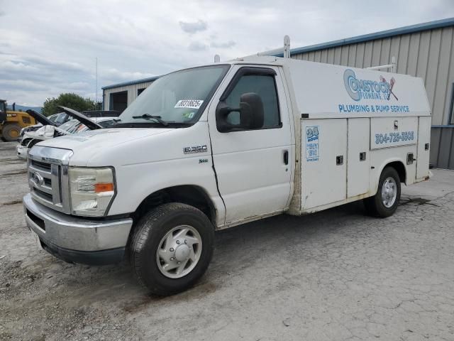 2011 Ford Econoline E350 Super Duty Cutaway Van