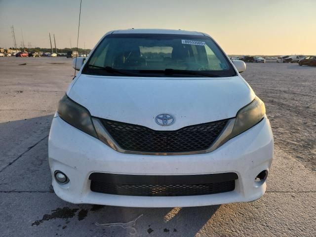 2011 Toyota Sienna Sport