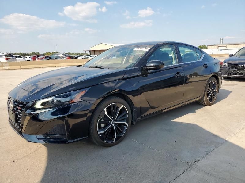 2024 Nissan Altima sr
