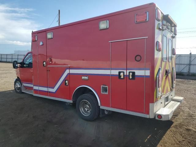 2007 Ford Econoline E450 Super Duty Cutaway Van