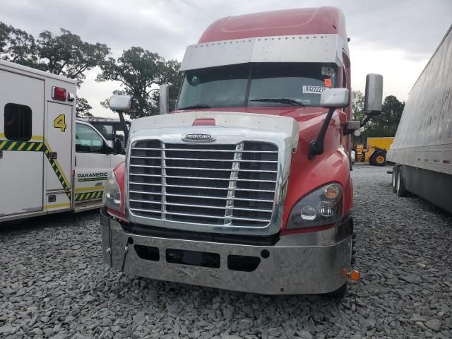 2015 Freightliner Cascadia Semi Truck