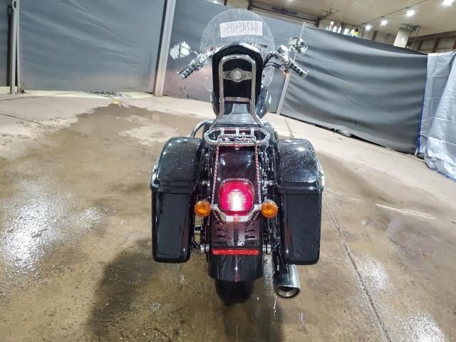 2012 Harley-Davidson FLD Switchback